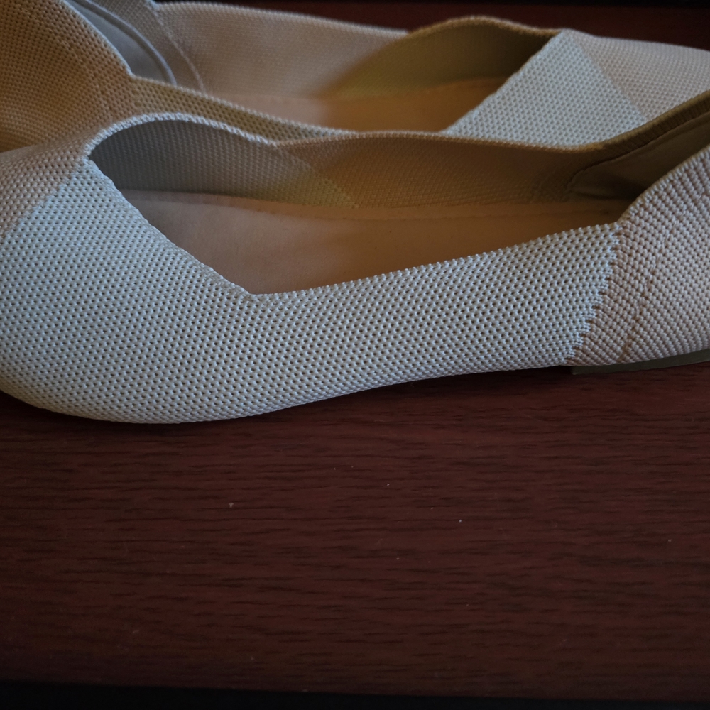 Elegant Cream/Tan Women's Flats
